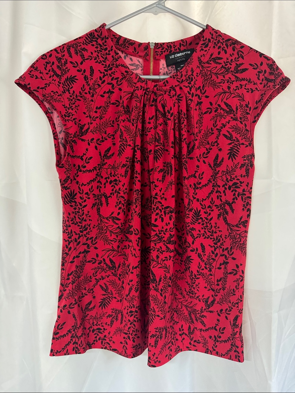 Liz Claiborne Red and Black Floral Shirt - Size Petit Medium